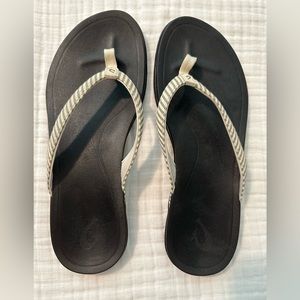 OluKai Sandals 8.5